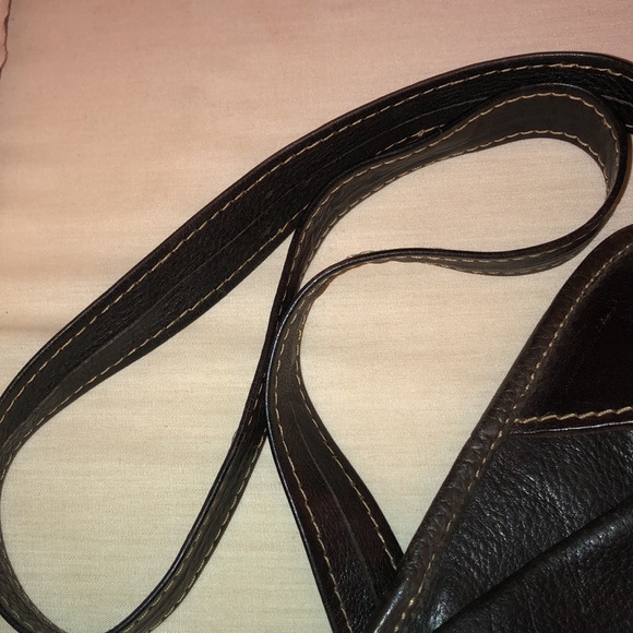 GENUINE LEATHER MADE IN CANADA CHOCOLATE ONE STRAP PURSE - Picture 7 of 7